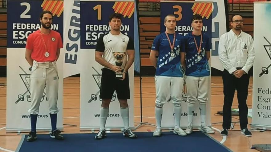 John Jakelsky, del Esgrima Xàtiva, se proclama campeón autonómico por décimo año consecutivo