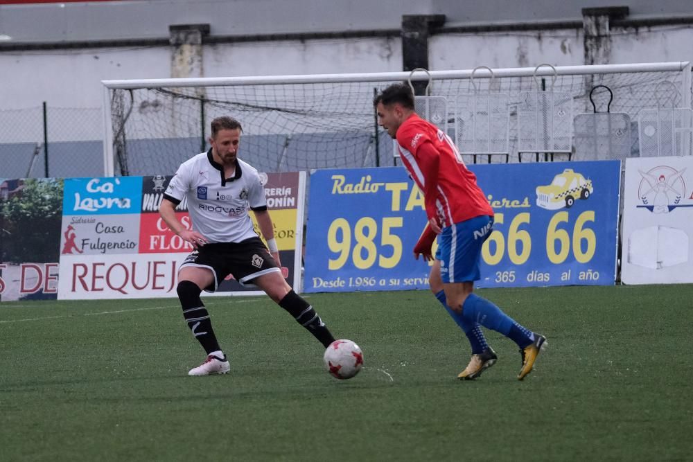 El partido entre el Caudal y el Sporting B, en imágenes