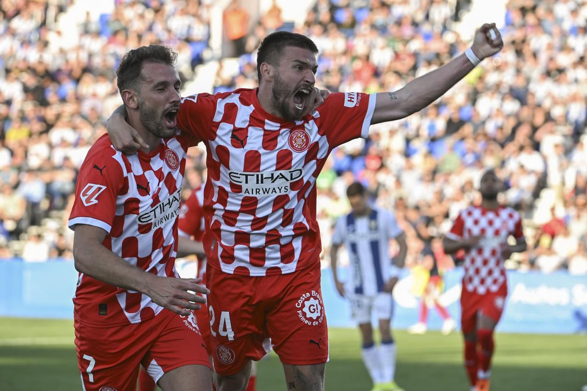 Cristhian Stuani y Portu celebran el gol del Girona en Leganés.