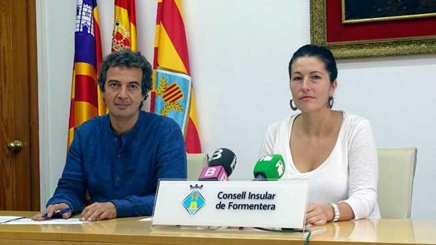 Tur explicó que el criterio que sigue el Govern para la resintonización en las islas es el de población por lo que las principales antenas de Ibiza, Mallorca y Menorca ya están ajustadas.