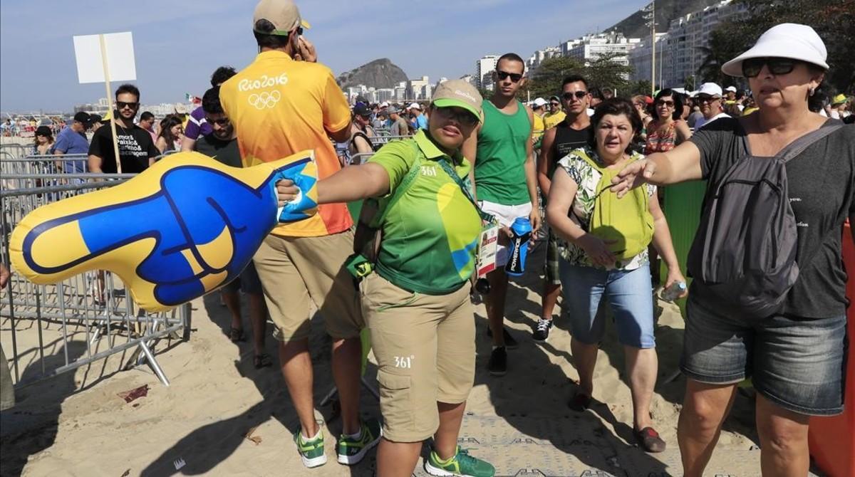 jcarmengol34975115 bar8974 rio de janeiro brazil 07 08 2016 long lines as160807210206 jcarmengol34975115 bar8974 rio de janeiro brazil 07 08 2016 long lines as160807210206