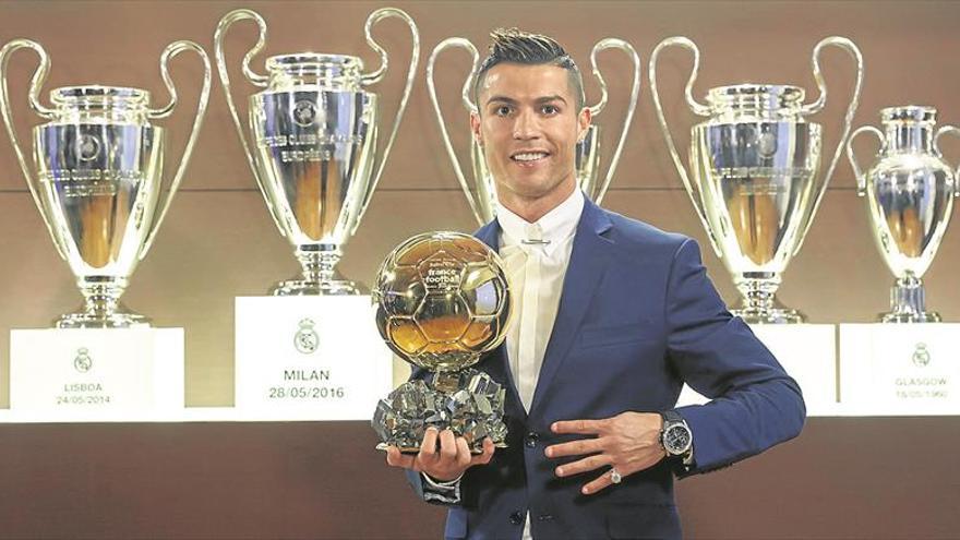 Cristiano Ronaldo gana su cuarto Balón de Oro sin apenas oposición