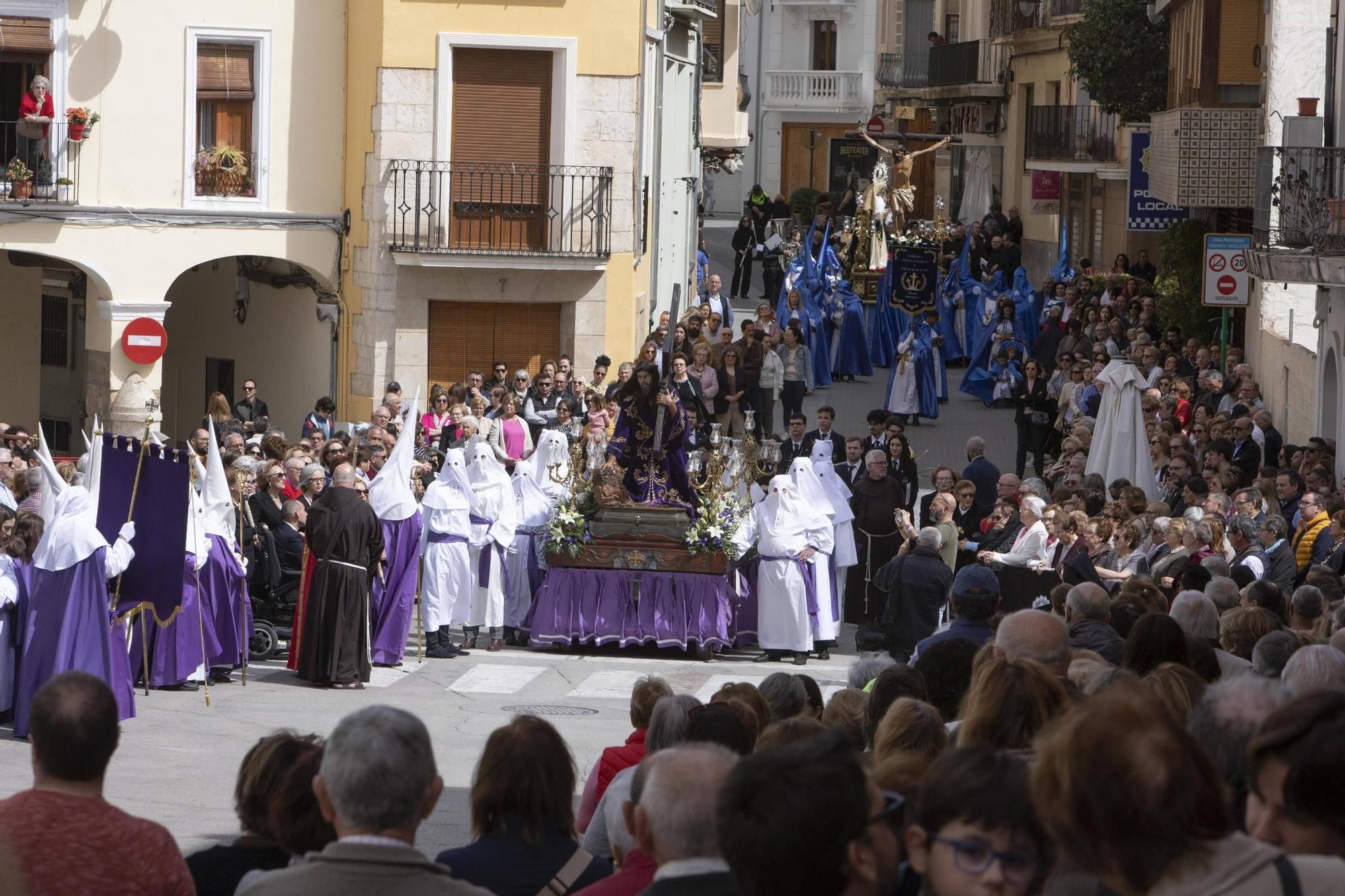 Las procesiones de Semana Santa toman las calles de Ontinyent