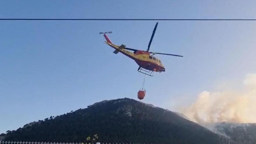 Un incendio en las faldas del Maigmó en Tibi obliga a movilizar medios aéreos