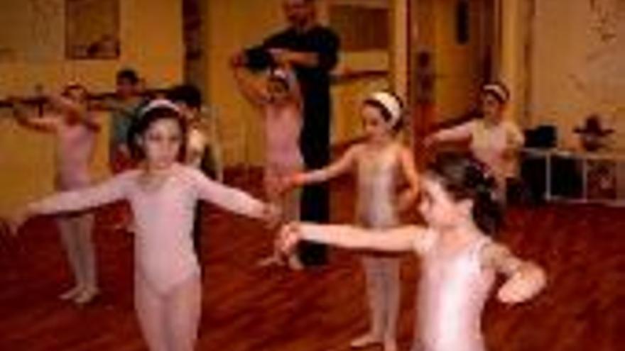 La escuela de danza dejará el reformado Carolina Coronado