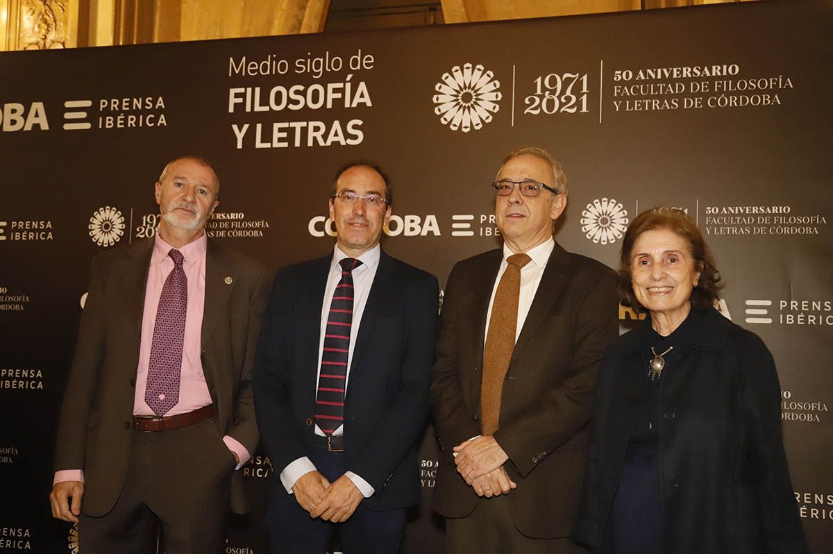 Presentación del libro del 50 aniversario de la Faculta de Filosofía y Letras