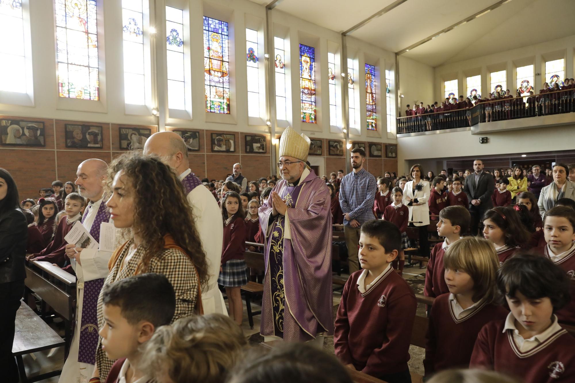 Misa por el centenario del colegio de las Dominicas