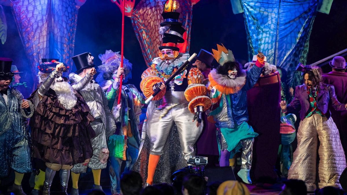 El Carnaval se apodera de Sitges con la llegada del 'Rei Carnestoltes'