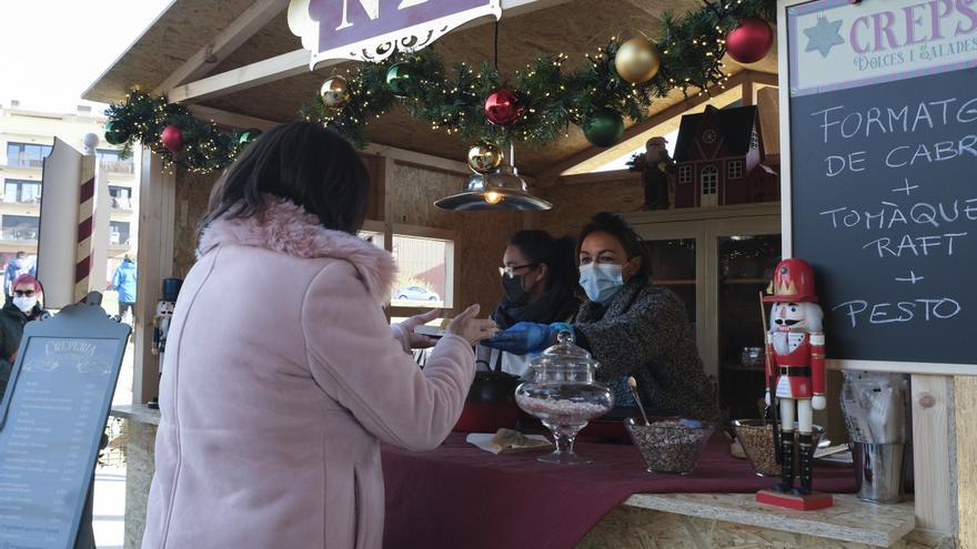 El Mercat de Nadal de Sant Fruitós de Bages amplia l’oferta de parades i estrena una pista gel