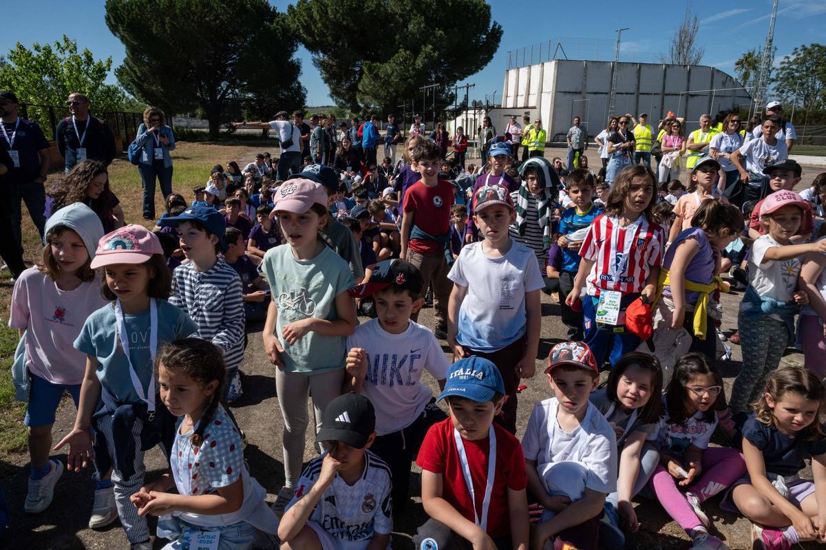 Fotogalería | Dos cohetes y 400 escolares convierten la base de Talavera la Real en un gran aula aeroespacial Fotogalería | Dos cohetes y 400 escolares convierten la base de Talavera la Real en un gran aula aeroespacial