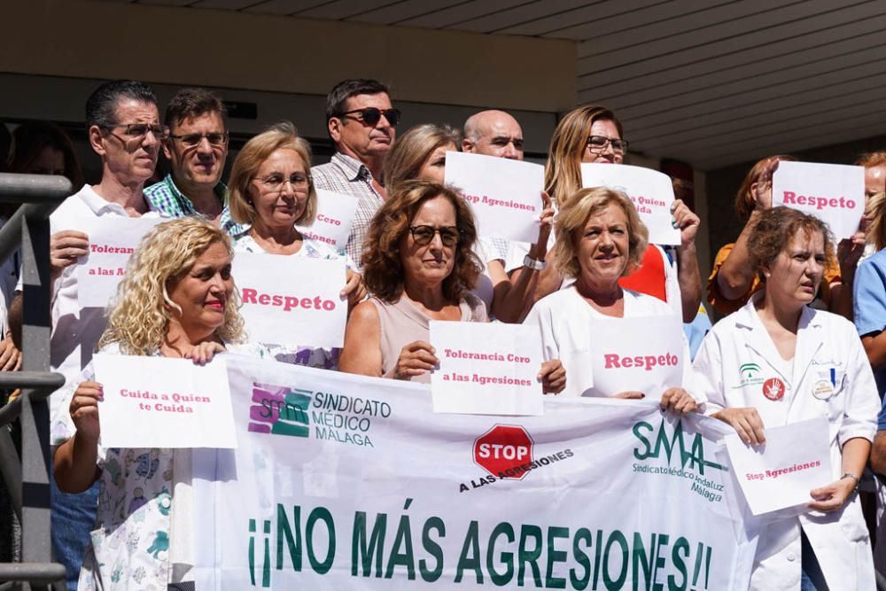 Concentración contra las agresiones sanitarias