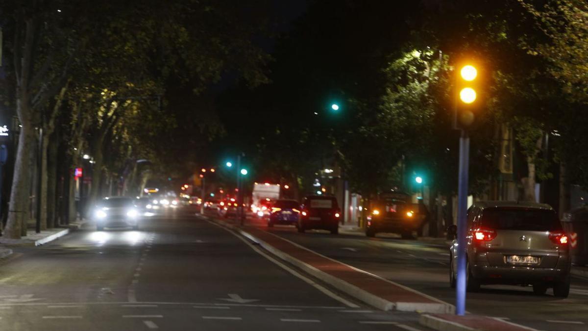 La avenida de Orihuela, anteayer, sin luces. | JOSE NAVARRO