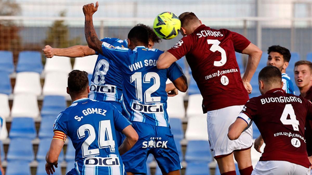 Imagen del choque entre Espanyol y Torino
