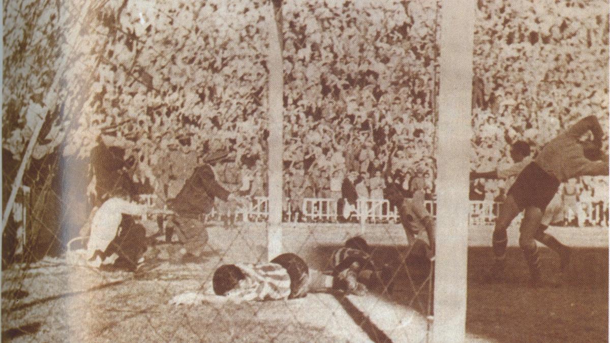 Una imagen de archivo de aquel histórico partido en Mestalla