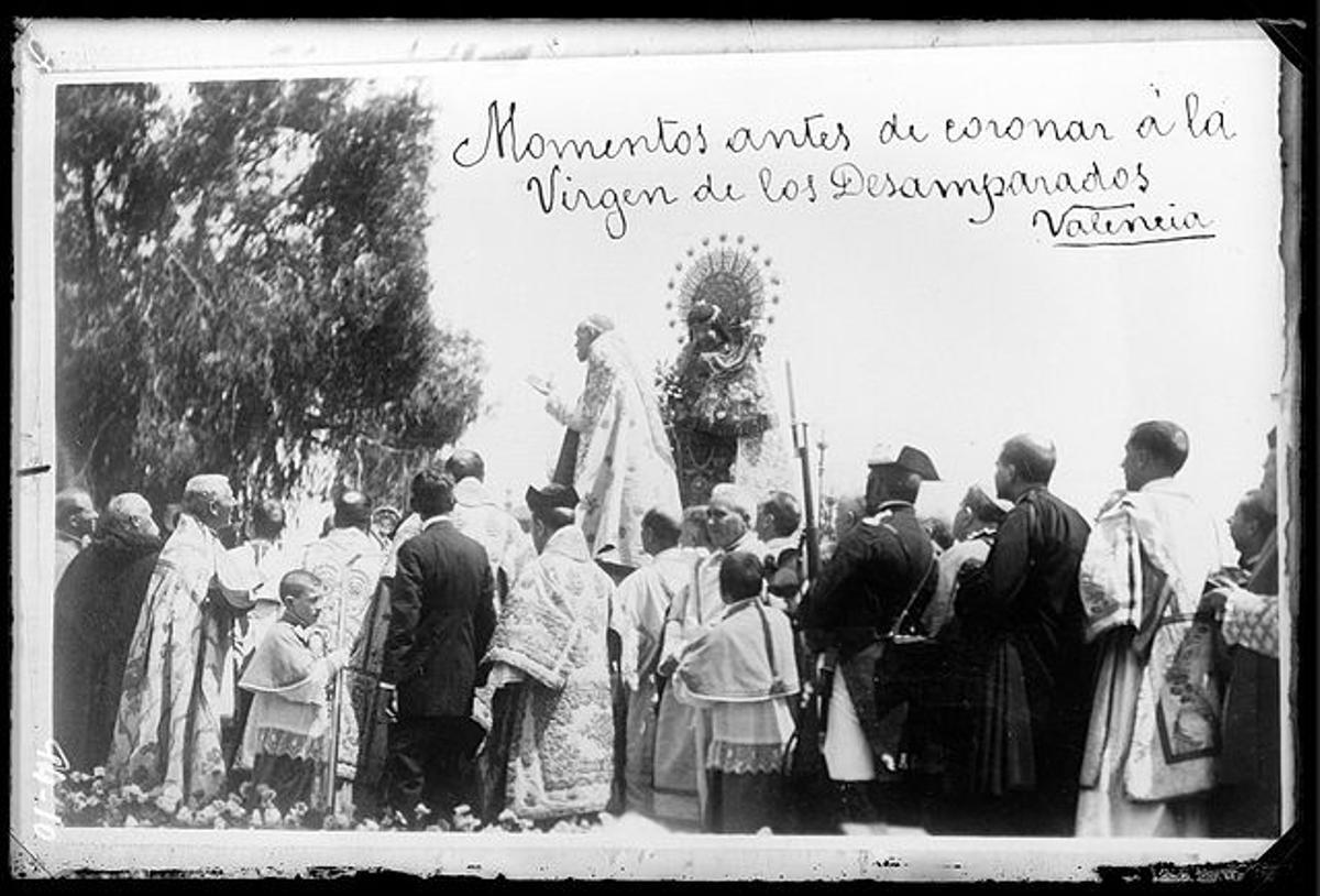 Momentos antes de la coronación