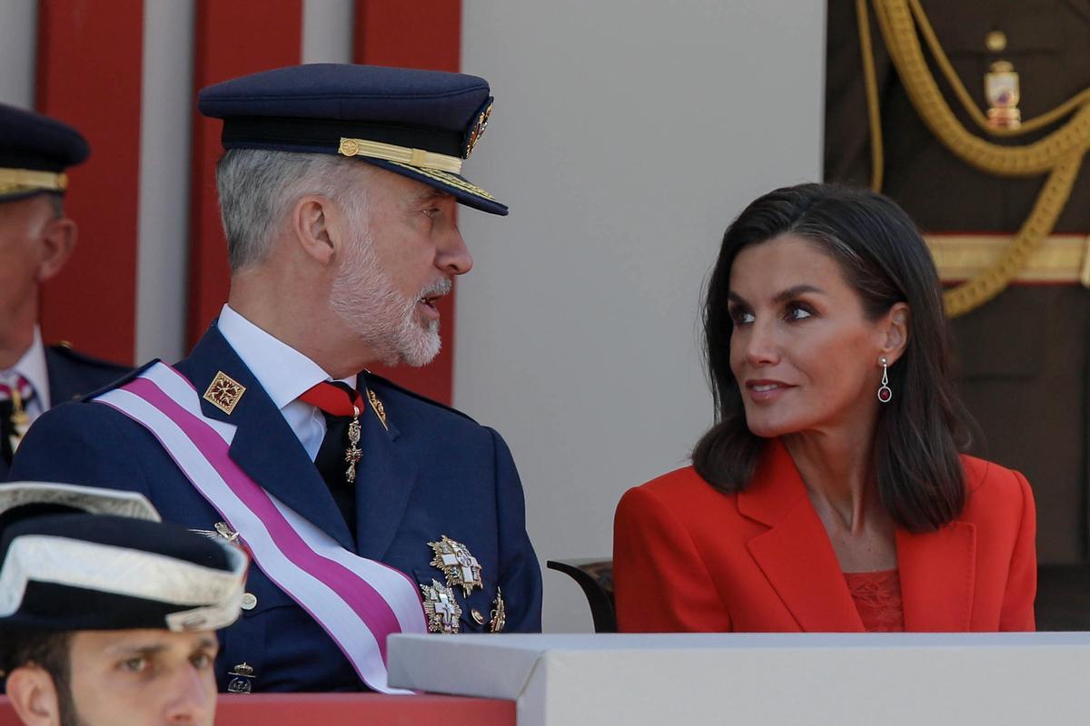 Las imágenes del desfile del Día de las Fuerzas Armadas en Oviedo.