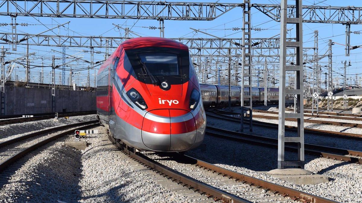 Un tren de alta velocidad de Iryo.