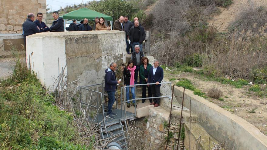 El conseller Miguel Barrachina visita la finalización de las obras de reforma de la acequia Mayor del Azud de Alfeitamí