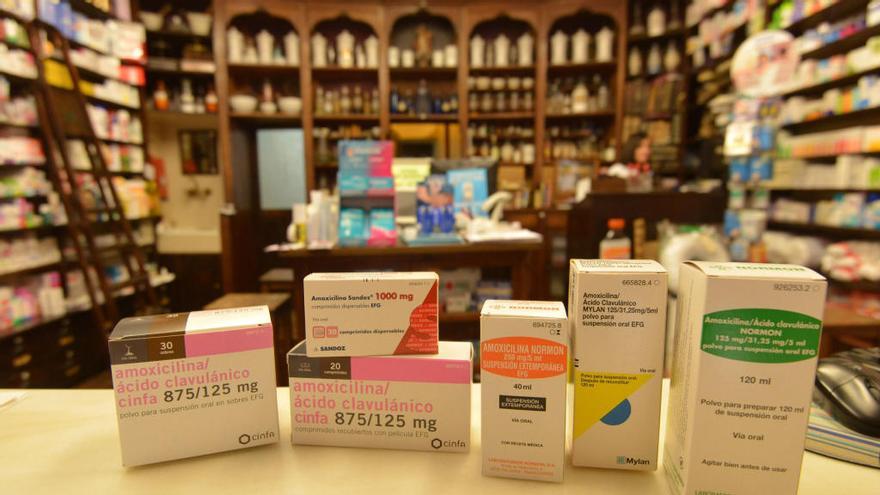 Interior de una farmacia de Pontevedra, en una imagen de archivo // Gustavo Santos