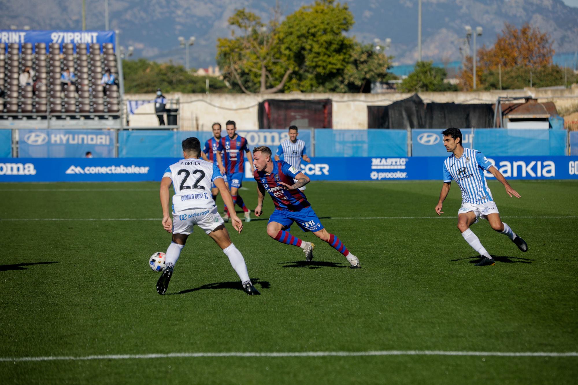 El Poblense logra su primera victoria a costa del Atlético Baleares