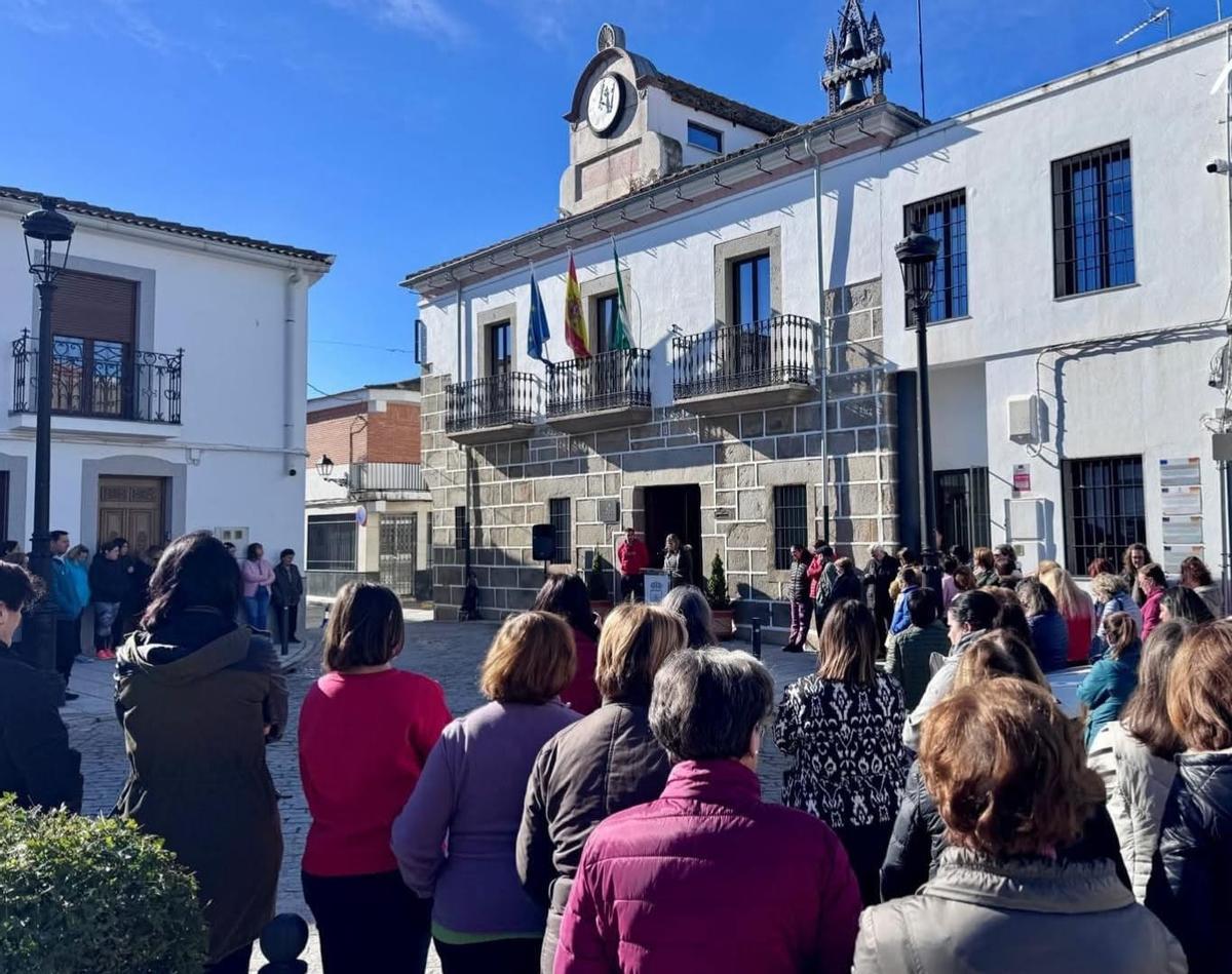 Lectura de un manifiesto en Añora.