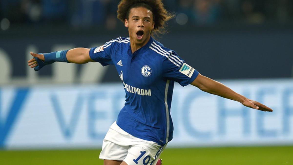 Sané viajó a Manchester para pasar revisión médica y el Schalke confirmó su traspaso