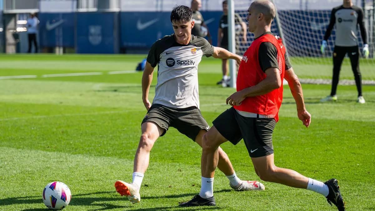 Pau Víctor y Marc Guiu, novedades importantes del entrenamiento del Barça