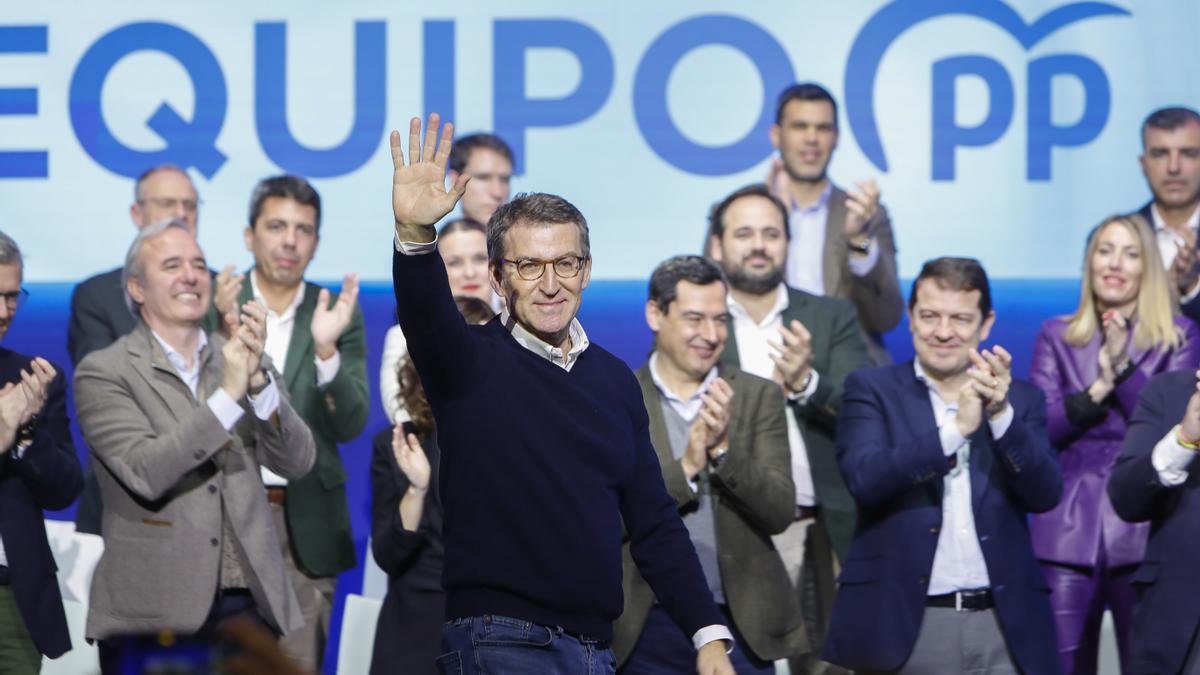 El líder del PP, Alberto Núñez Feijoó, durante su intervención la presentación de los candidatos autonómicos del partido,