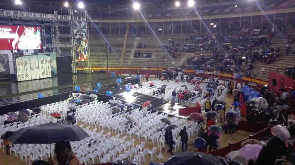 Interrumpen la elección de la Bellea del Foc infantil a causa de la lluvia