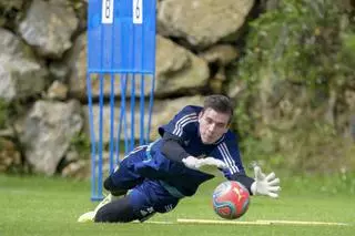 Lunin, el héroe de la Champions que se forjó en un pequeño piso en Lugo de Llanera: “Lo primero que hizo fue comprar césped sintético para entrenarse”