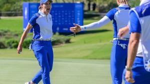 Carlota Ciganda grita con rabia después de ganar uno de los puntos del equipo europeo en la jornada