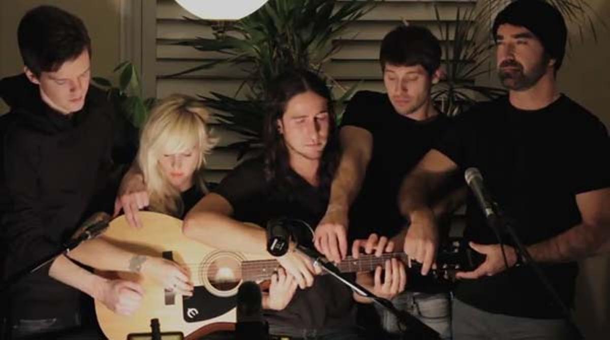 Versió de ’Somebody I used to know’ del grup canadenc Walk off the Earth.