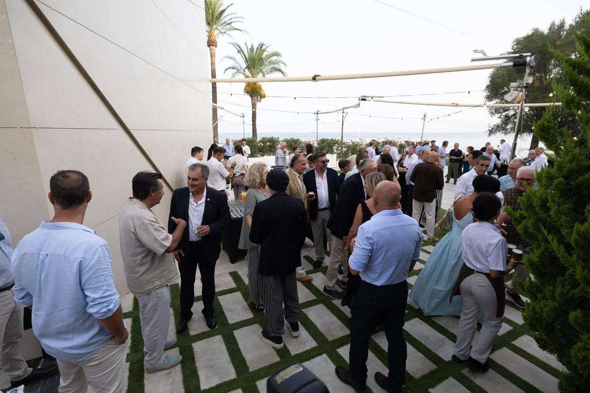 El comisario de la Policía Nacional de Ibiza se despide con una multitudinaria cena
