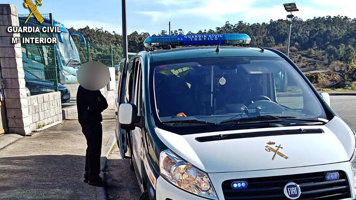 El conductor que se dió a la fuga ante el coche de la Guardia Civil. |