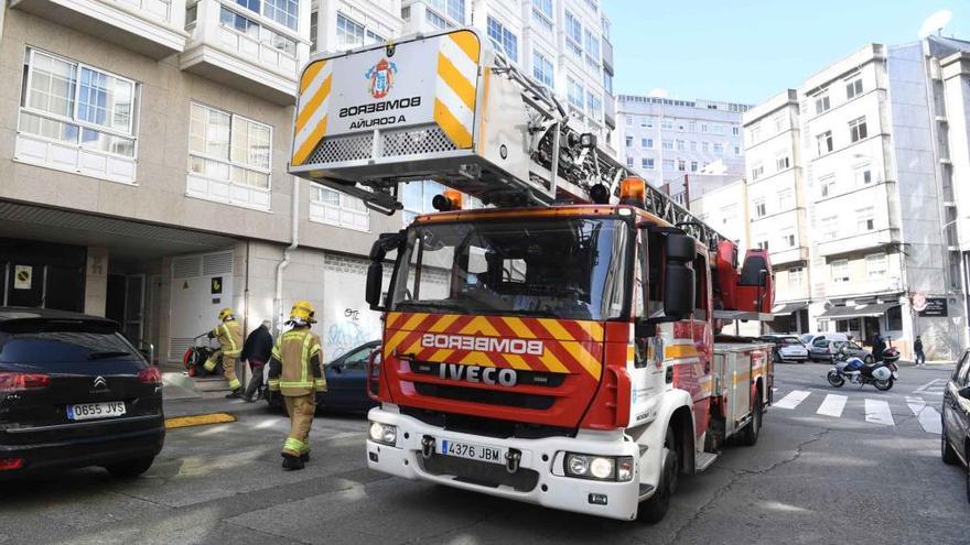 El incendio de una cocina inunda un piso en Monte Alto