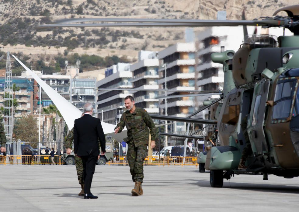 El Rey Felipe VI sigue desde Alicante varias maniobras del Mando de Operaciones Especiales