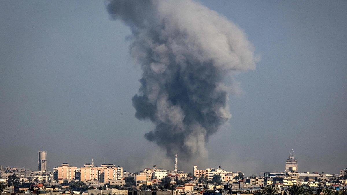 Imagen del ataque de Israel a la ciudad de Rafah, en la franja de Gaza.