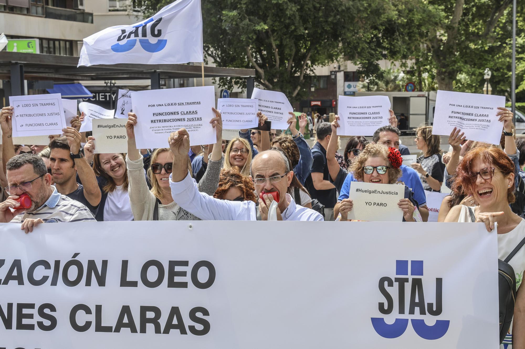 Los funcionarios de Justicia exigen al Gobierno un salario «justo»