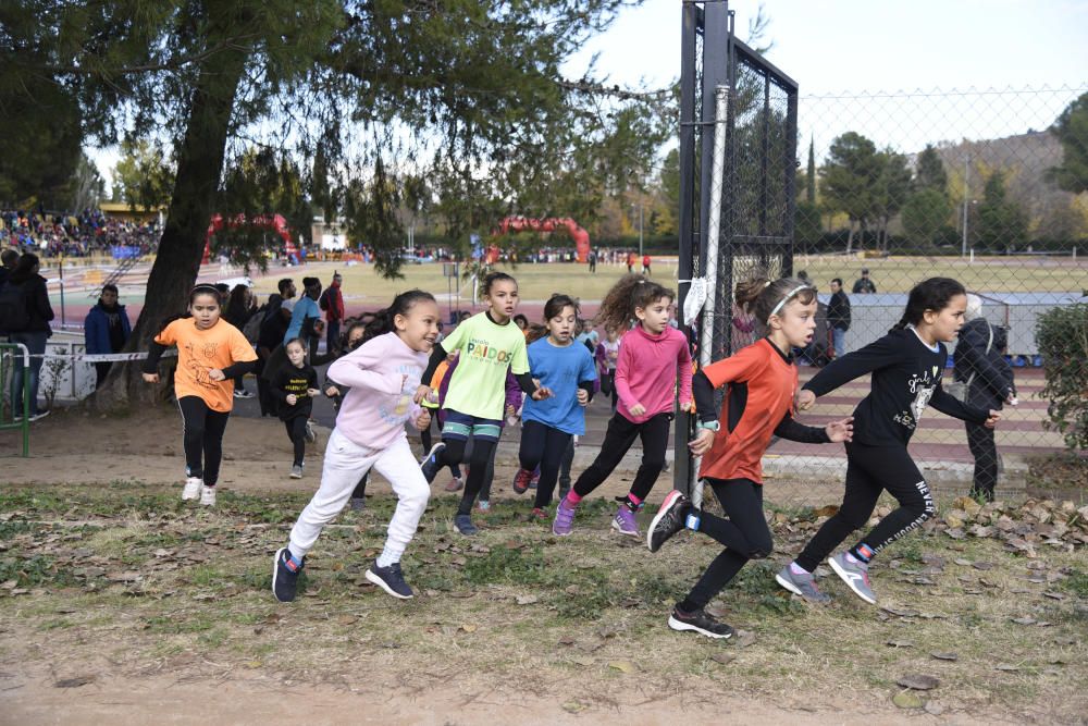 Uns 800 escolars donen relleu un any més al Cros de Manresa al Congost