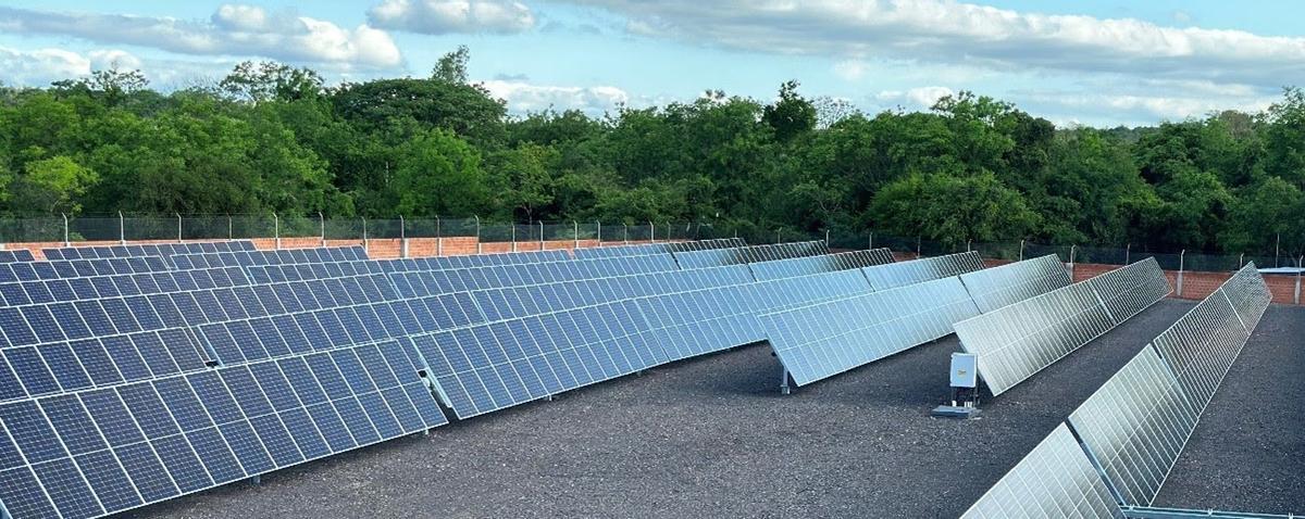 Pequeña planta fotovoltaica.