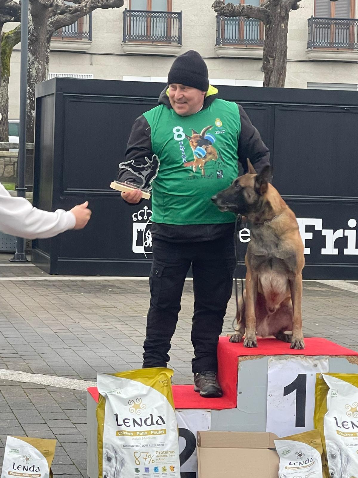 Luis Montero, adiestrador canino de Redondela.