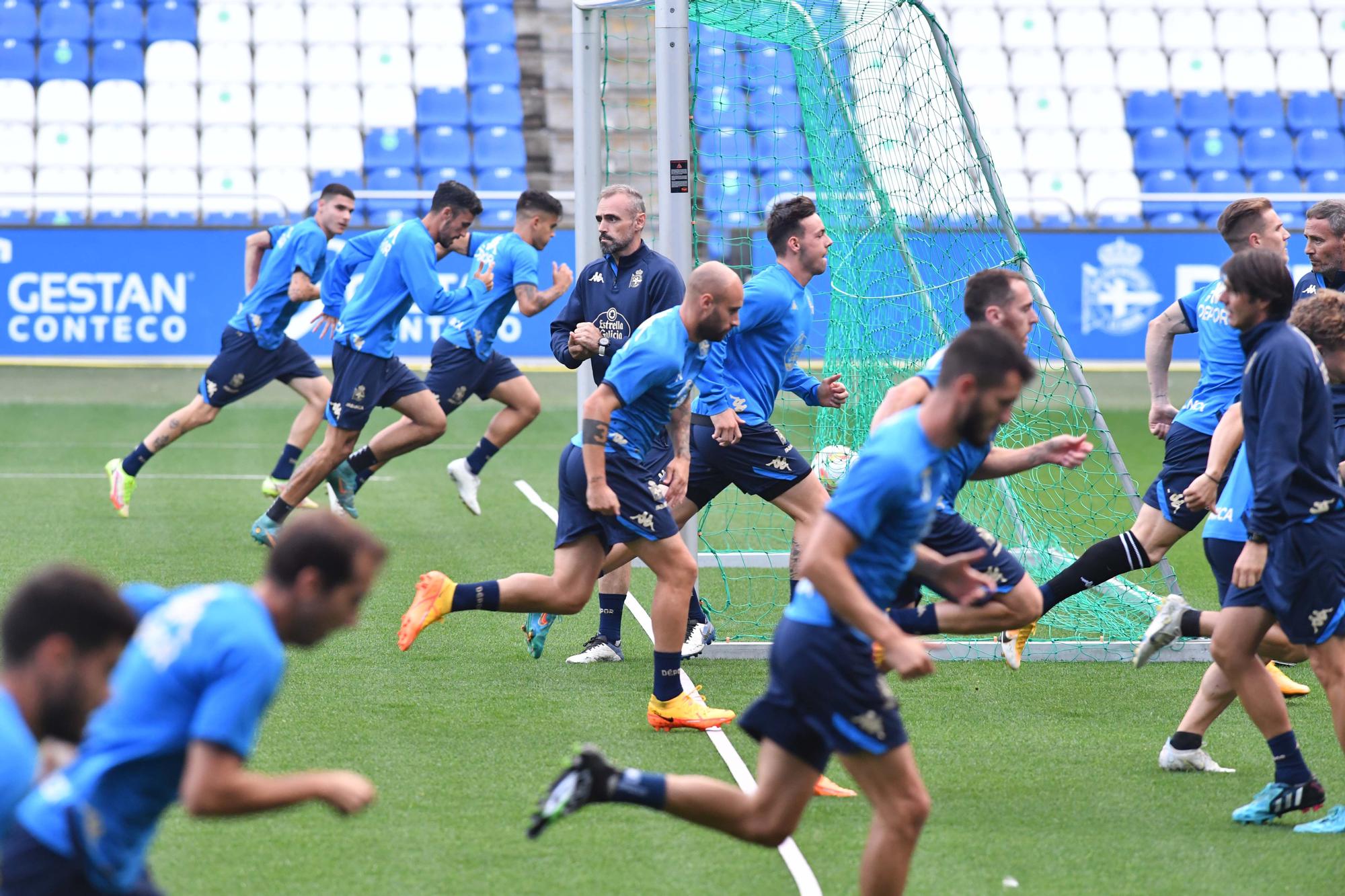 Óscar Cano toma las riendas del Dépor con su primer entrenamiento en Riazor