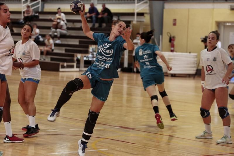 Salud-Rocasa | 15/08/2020.Partido de balonmano de la Copa Gobierno de Canarias.  | 15/08/2020 | Fotógrafo: María Pisaca Gámez