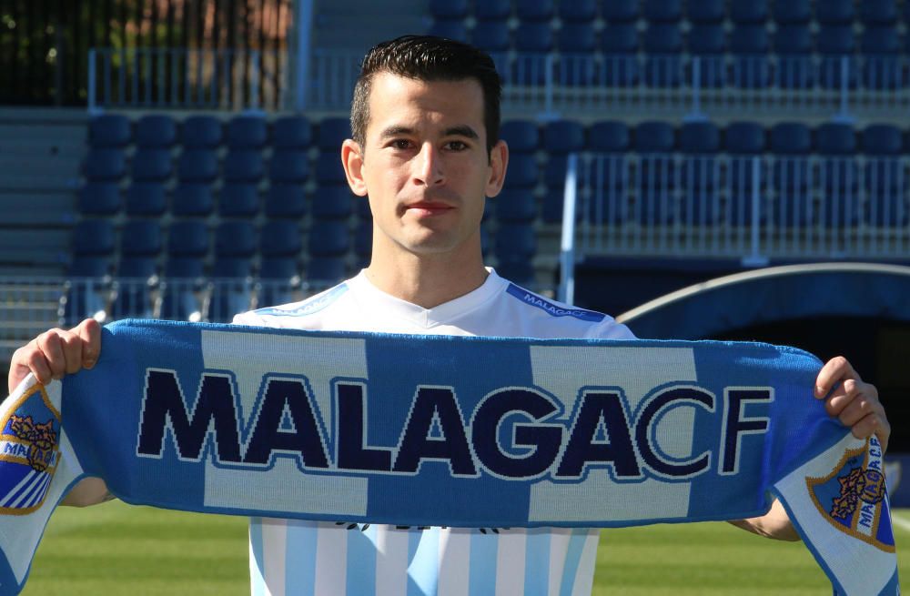 El defensa madrileño es presentado en La Rosaleda como nuevo jugador del Málaga CF. Es la tercera incorporación en el mercado invernal del club blanquiazul.