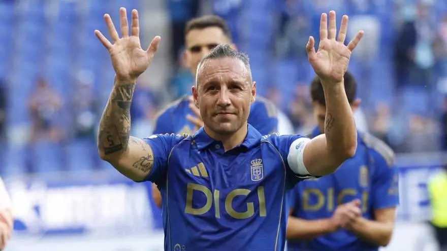 Santi Cazorla cuelga las botas: adiós a una leyenda del Real Oviedo y del fútbol español