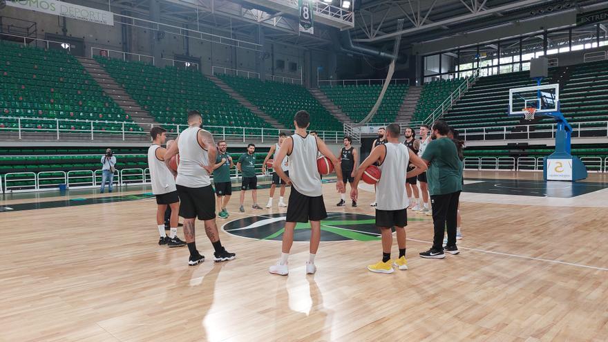 El Cáceres, casi al completo, ya entrena