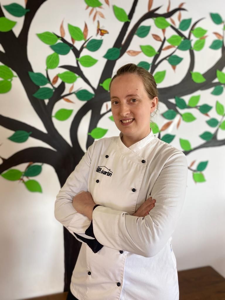 Cecilia Sanmartín en su restaurante de O Corpiño, en Lalín.