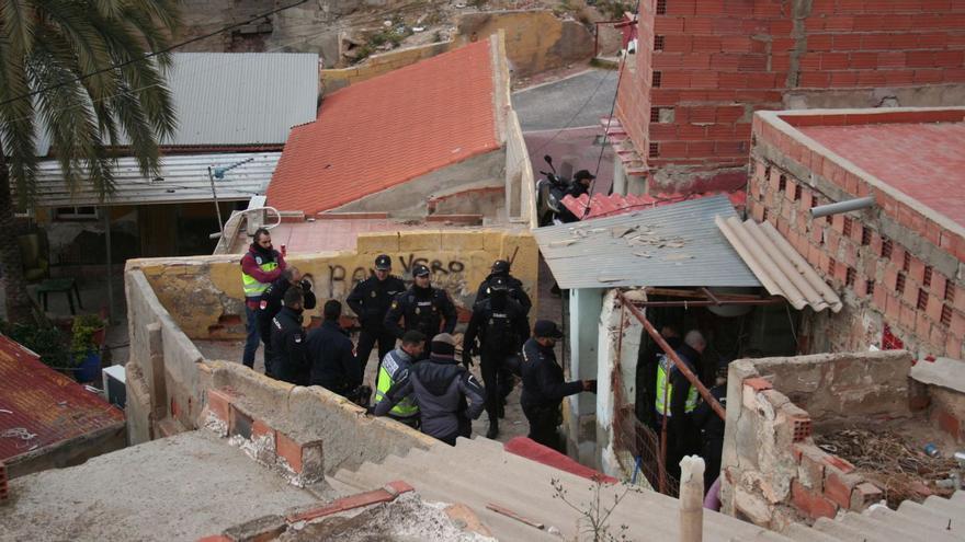 Lavarán la cara al Calvario Viejo, lleno de piojos, pulgas y basura