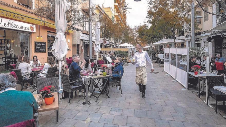 Außenbewirtung im Santa-Catalin-Viertel in Palma de Mallorca.