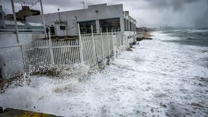 Temporal de mar en Badalona, el pasado febrero.